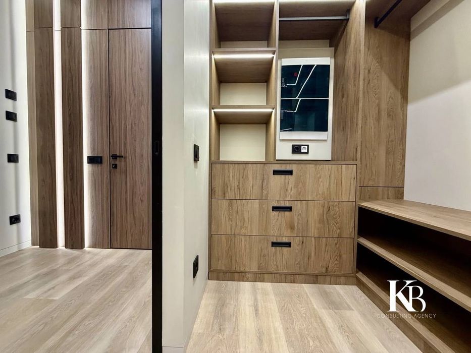 4-кімнатна квартира 87 м² у ЖК Женева | Дизайнерський ремонт | 6 вікон