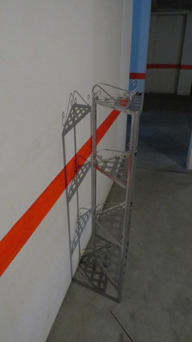 Movel . floreira em metal