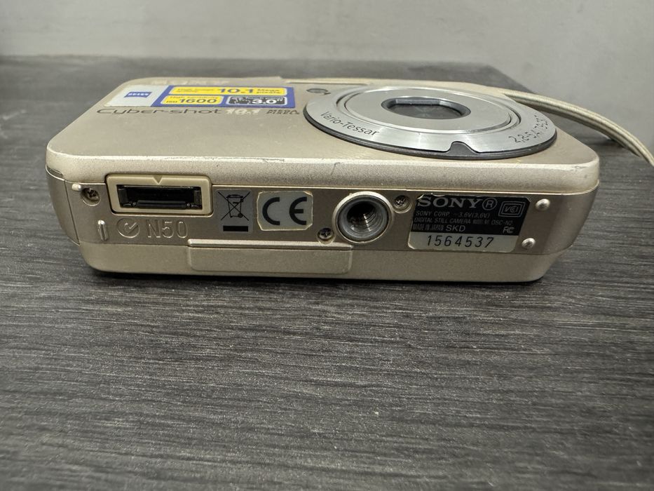 Фотоаппарат Sony DSC-N2     (CANON).