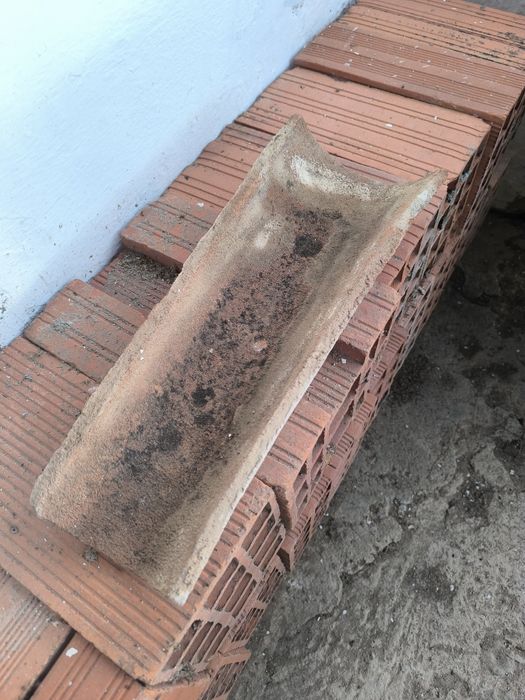 Telhas antigas alentejanas em canudo