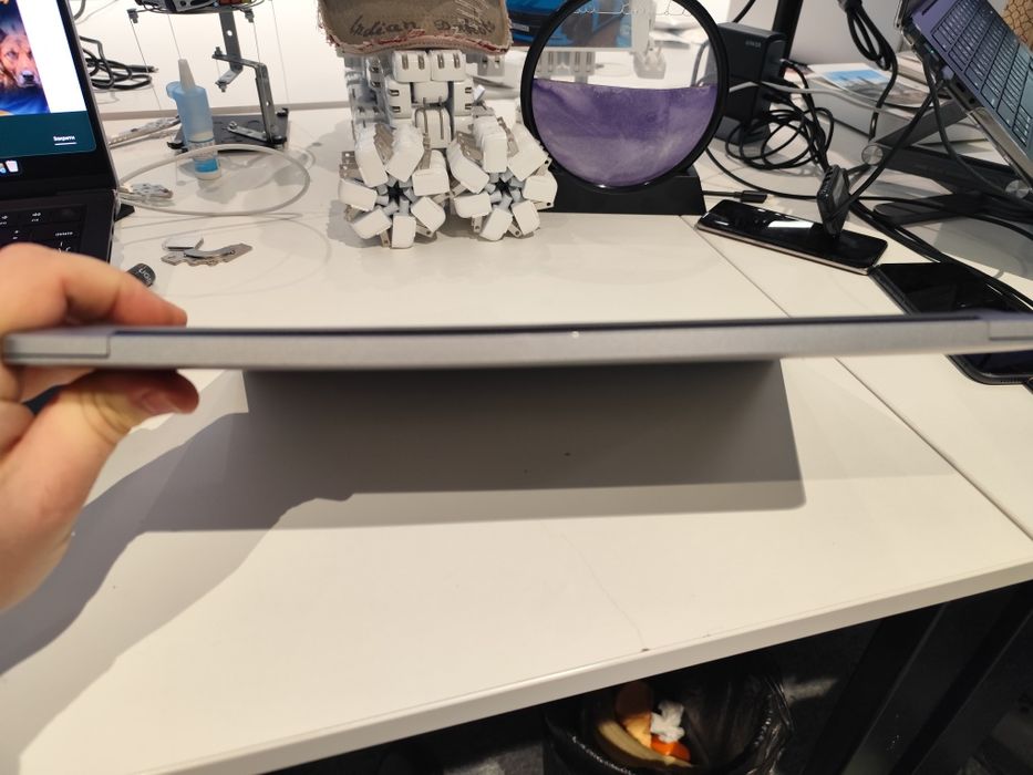 Продам Macbook pro15  i7 16 ram 256.