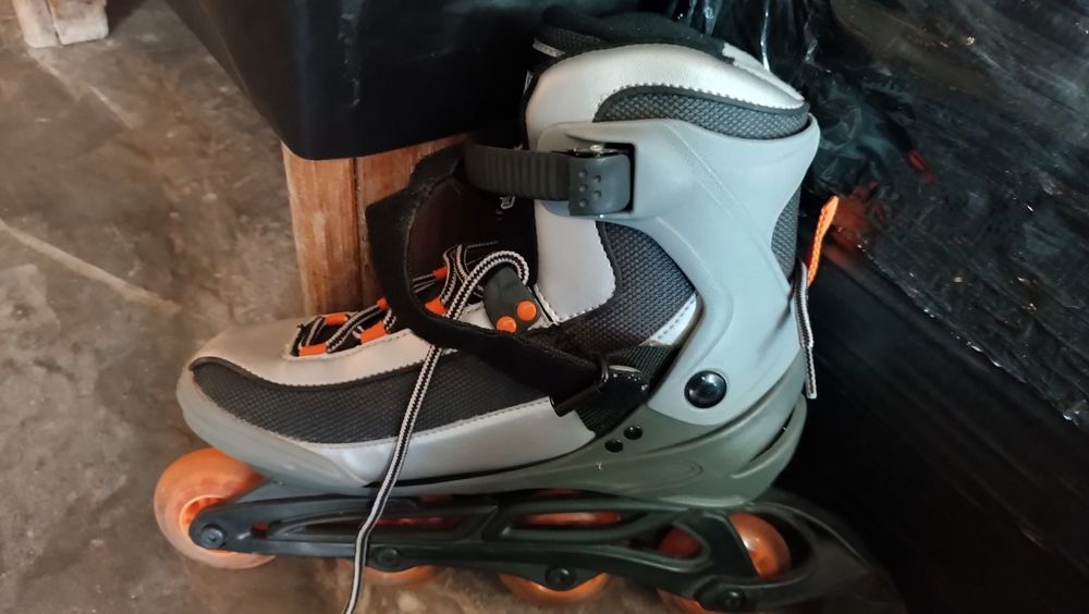 Ролики смотри все фото много пар ціна всього лише Акція 999 грн..розмі