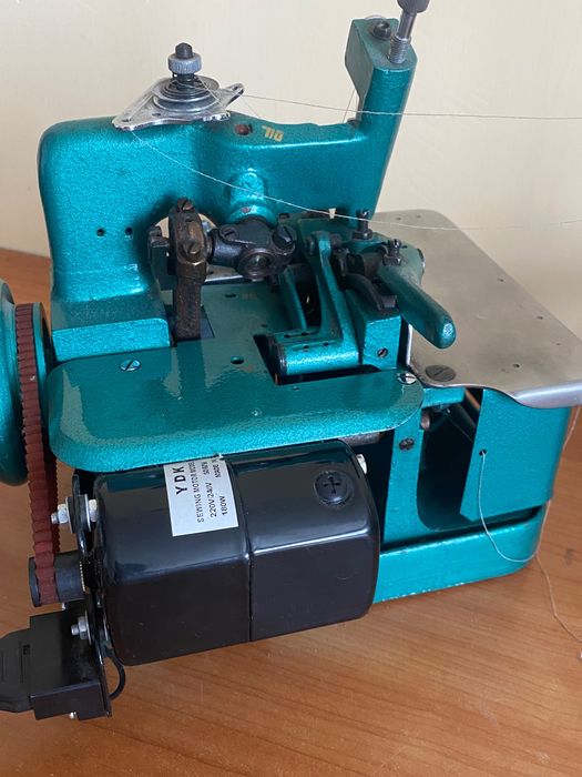 Оверлок трехнитка GN1-2D 51 класс зеленый: 2 000 грн. - Швейные