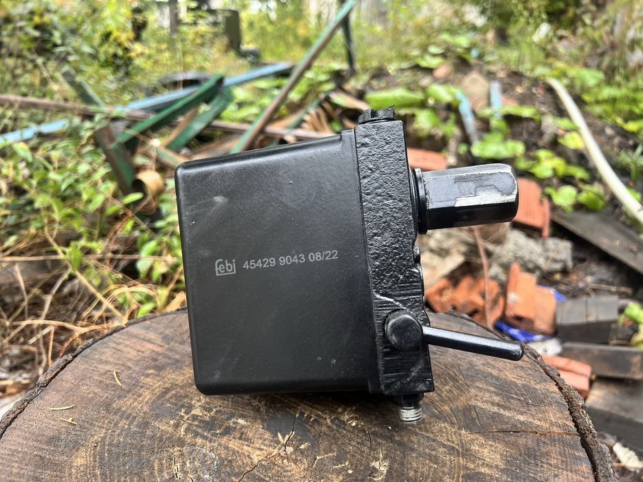 Насос помпа підіймання підйому кабіни Man TGX TGA запчастини