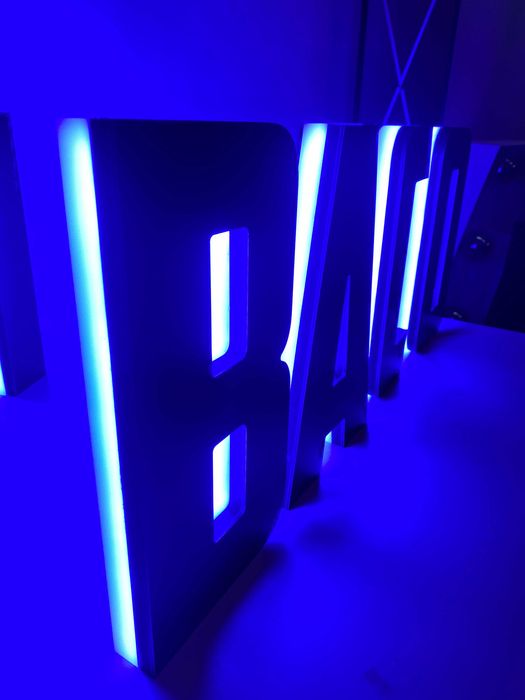 Letras Luminosas e Corpóreas 3D, Caixas de Luz, Reclame Luminoso