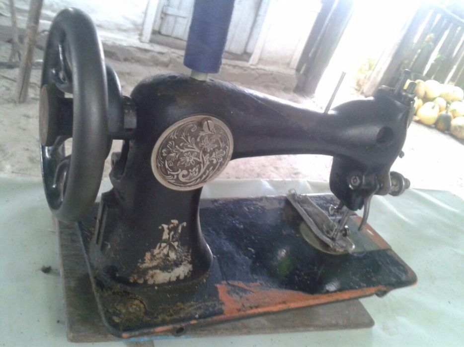 Продам машинку Singer