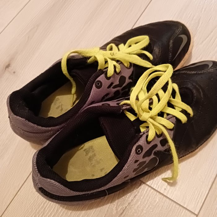 Halówki Nike 38, wkł.24cm