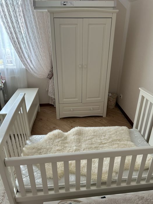 Меблі дитяча/підліткова кімната