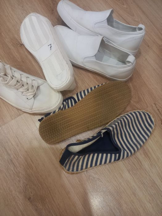 Кеди,мокасини,еспадрильї