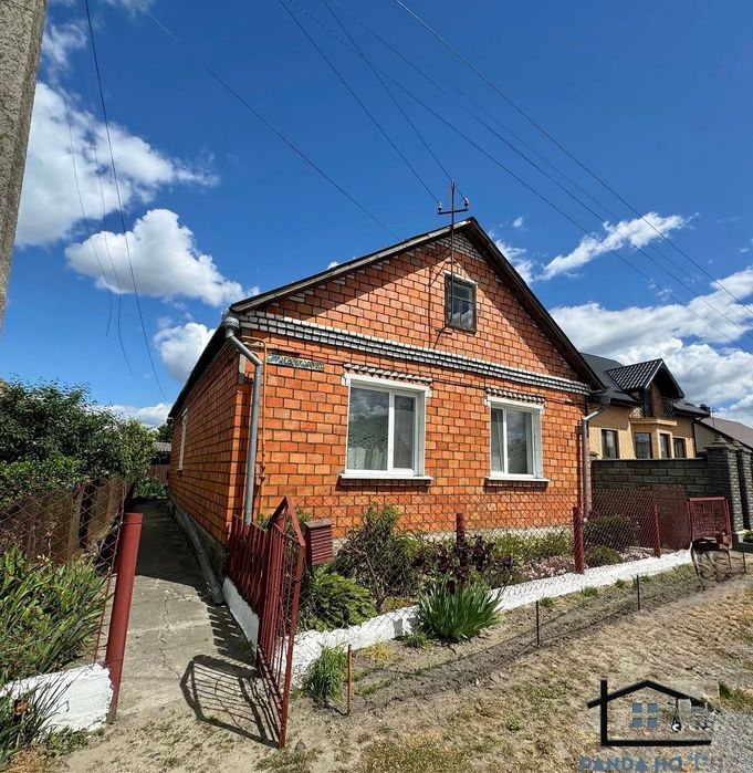 Продається житловий будинок