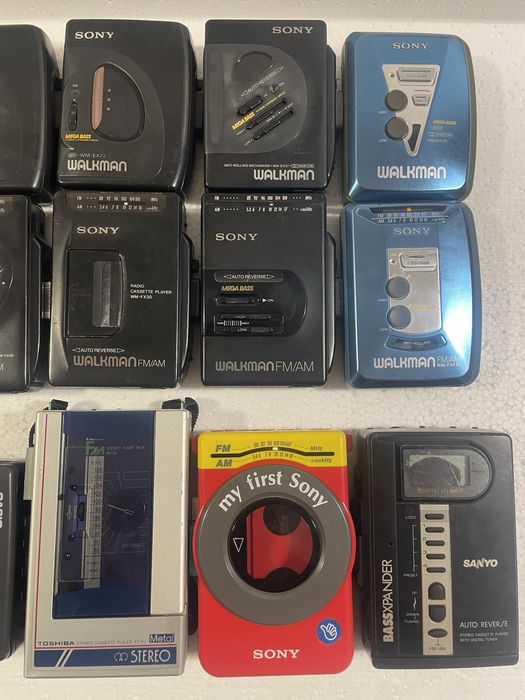 Various Sony, Sanyo, Casio, and Toshiba Walkmans64551981573122123