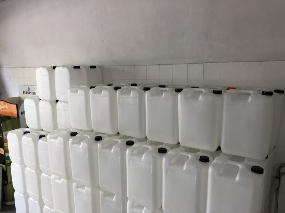 Bidões em plastico de 20 l e 25 l