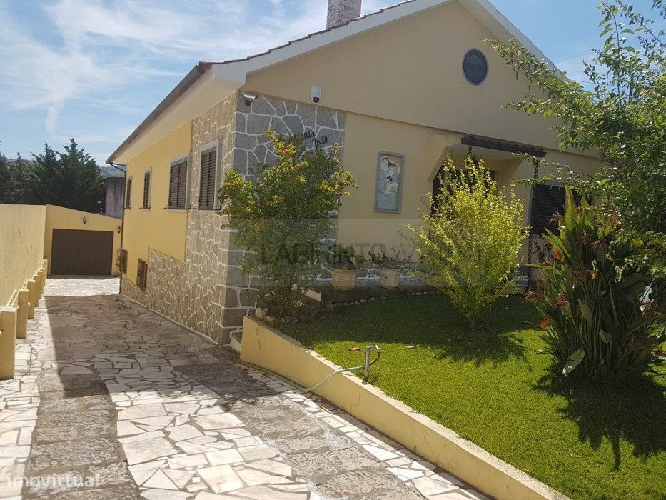 Vende-se Moradia T4 em Loures