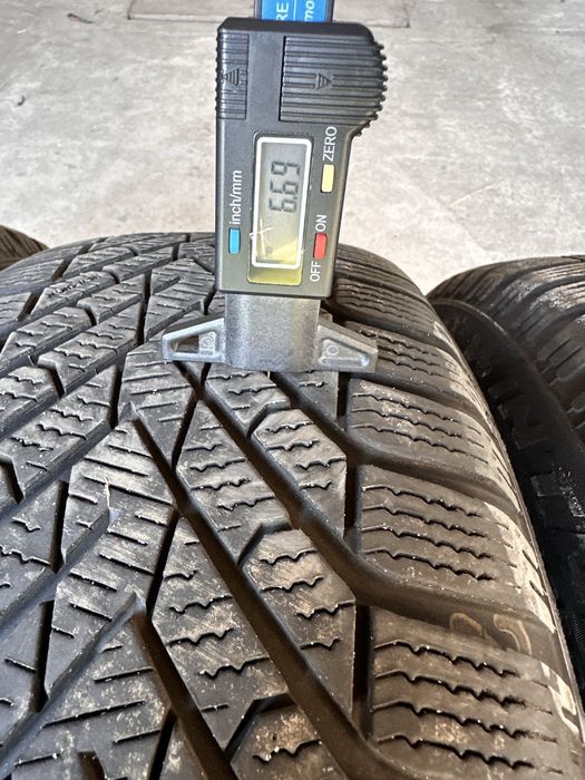 Резина зимная.     Pirelli.    215.55.17.   Romania