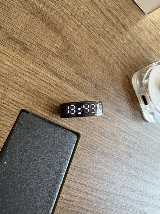 Smart ring pierścionek z wyświetlaczem