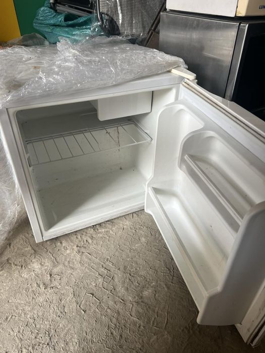 Міні холодильник барний готельний !