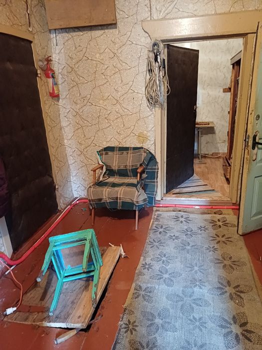 Продам будинок зі всіма зручностями  в селі Гориця.Торг.
