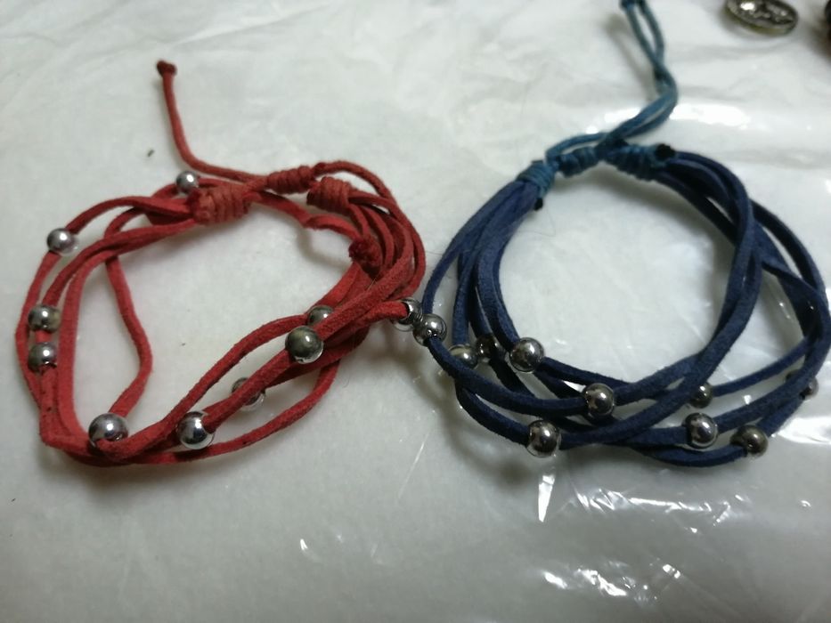 Bransoletki dwie, skóra naturalna