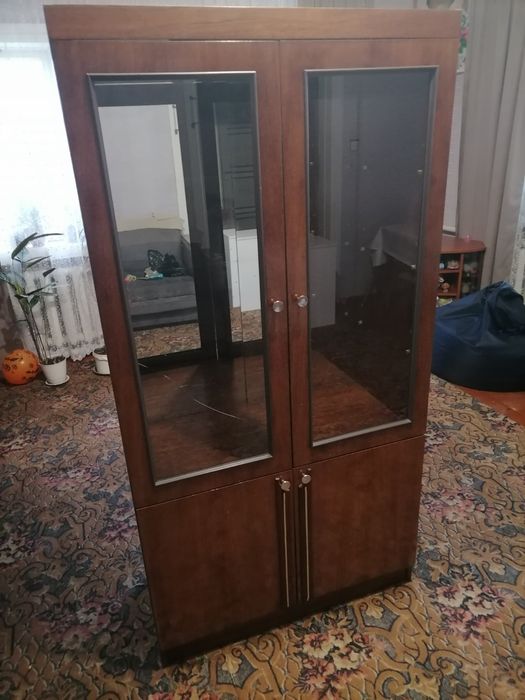 Продам шафа і антрисоль