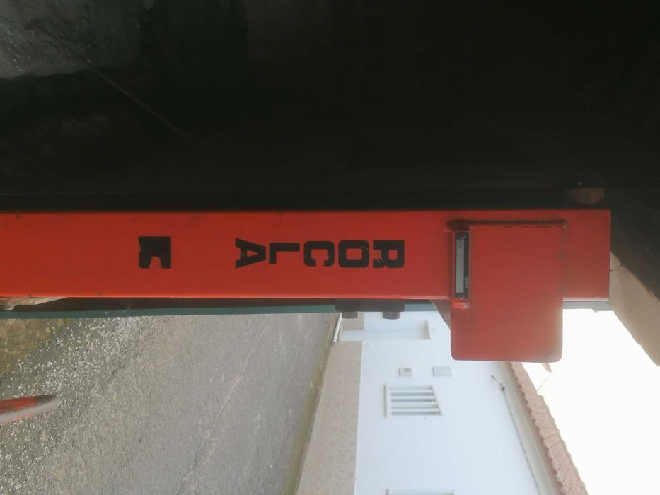 Empinhador/Porta Paletes elétrico com elevação