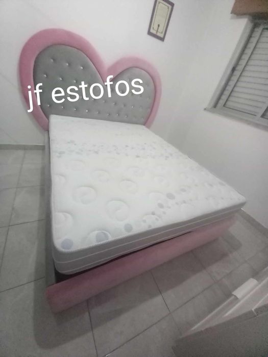 Camas estofadas fábrica