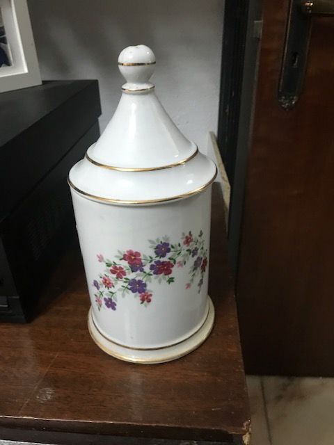 Bomboneira em porcelana