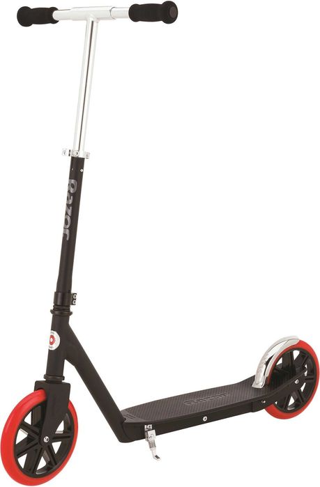 Hulajnoga Carbon Lux marki Razor czarna