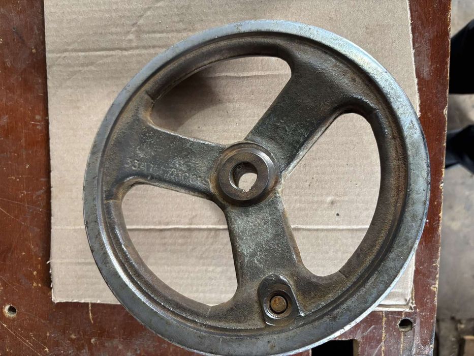 Штурвал задньої бабки