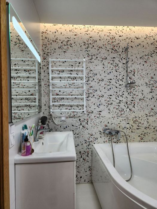 Продається сучасний будинок поблизу міста!