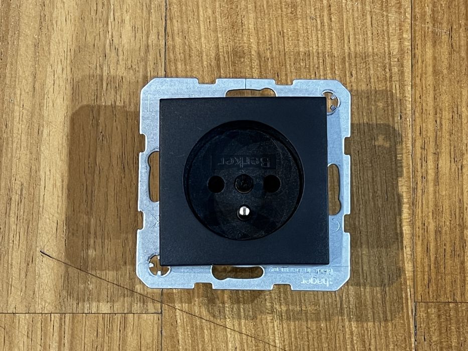 Gniazdko Hager Berker 24769 Antracyt