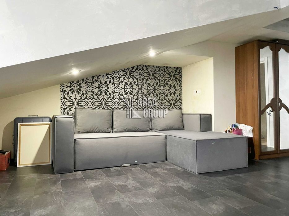 Продається стильна дворівнева квартира.