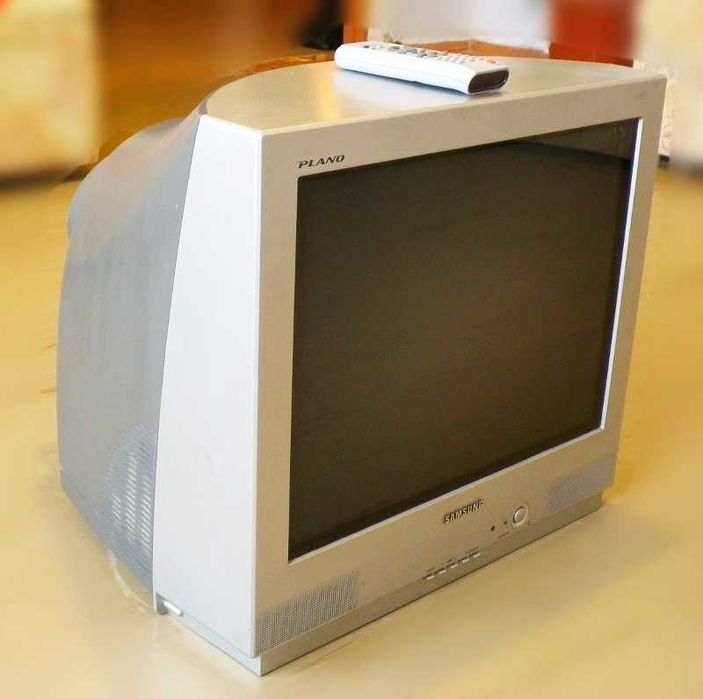 Телевизор цветной "SAMSUNG", с плоским экраном, в рабочем состоянии