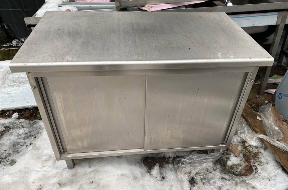 Stół nierdzewny z szafka