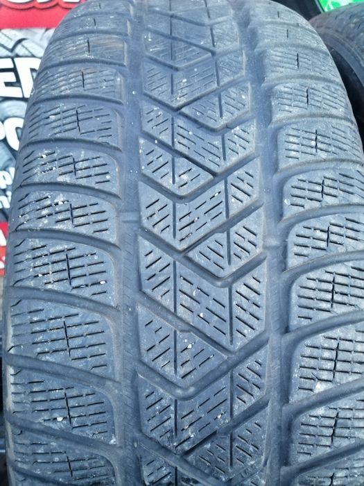 235/60R18 107H Pirelli Scorpion Winter