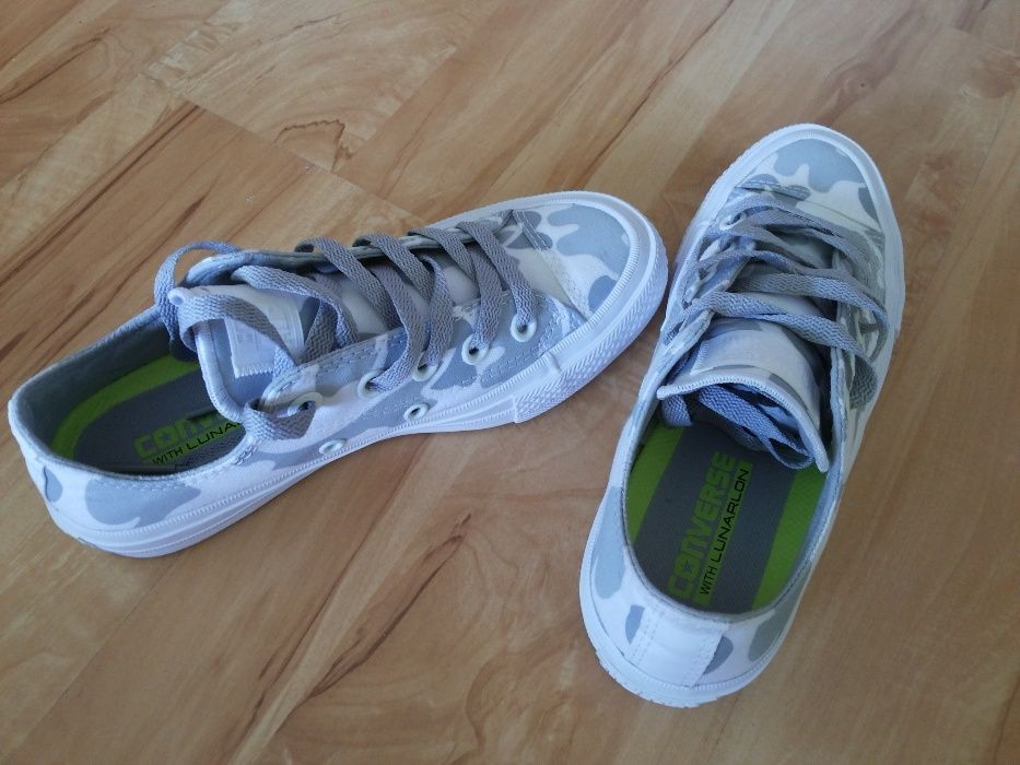 Продам конверсы