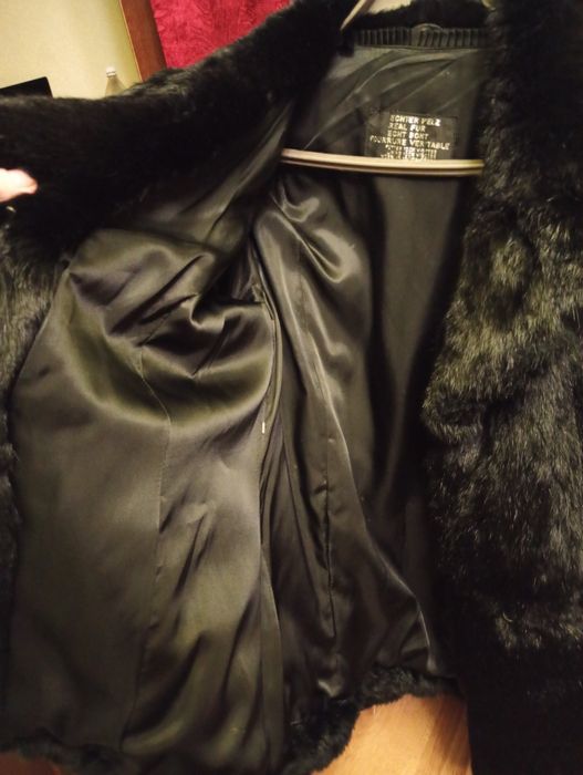 Шуба з натурального кролика чорного кольору в гарному стані