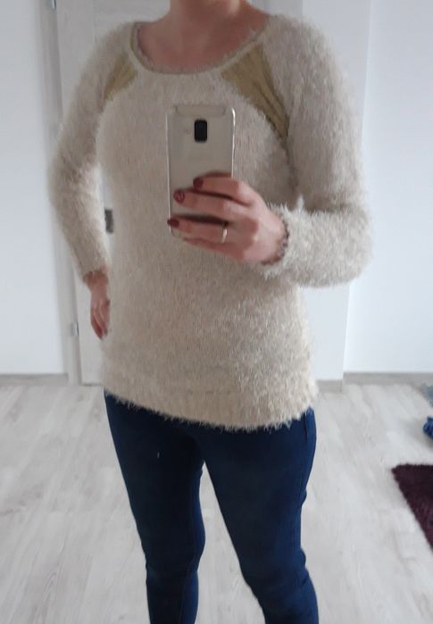 Sweter włochaty S Bershka