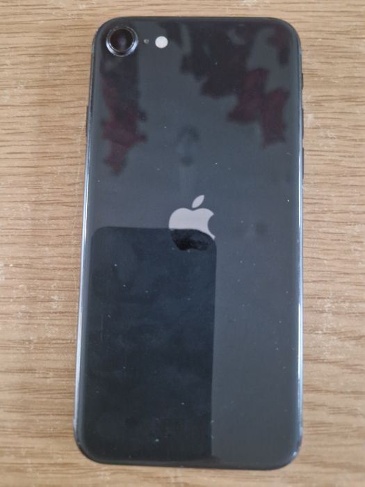 Iphone SE 2020        .