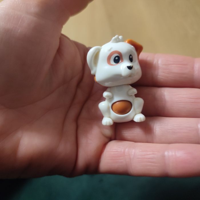 Figurki małe pieski z kinder zwierzaczki