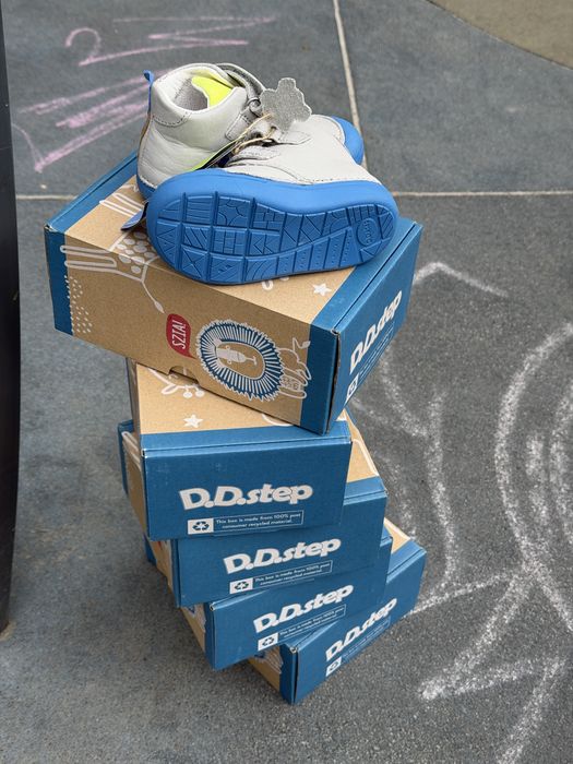 Дитячі кросівки D.D.Step з натуральної шкіри весна 20,21,22,23,24,25