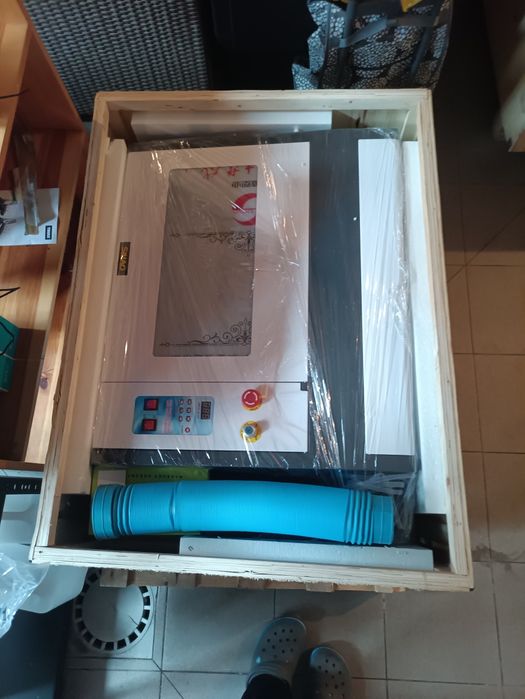 Graweka laserowa CO2, cena do negocjacji 50w 400x400mm  Nowa