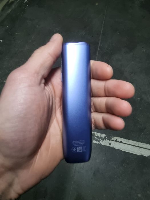 Павербанк синього кольору