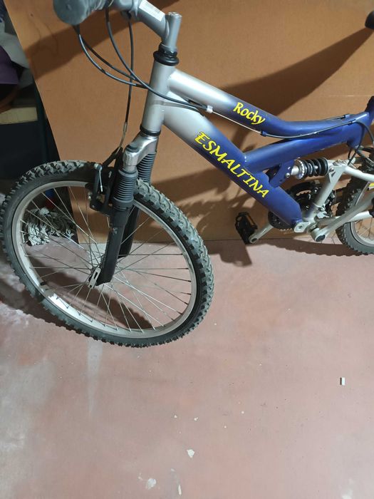 Bicicleta quase nova