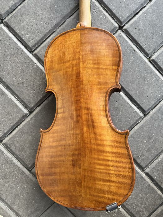 Skrzypce 4/4 stare z futeralem i smyczkiem z niemiec .