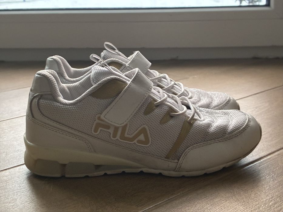 Białe sneakersy FILA wygodne i lekkie