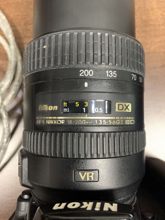 Nikon D90 + обьектив Nikon 18-200mm 1:3.5-5.6G VR ll AF-S ED DX