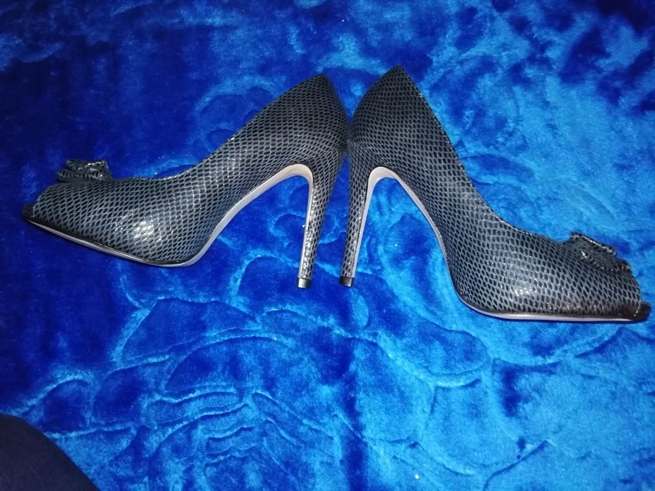 Czółenka granatowe r. 37, wysokie platforma kokarda