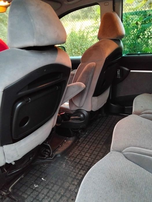 Автомобіль Пежо 807