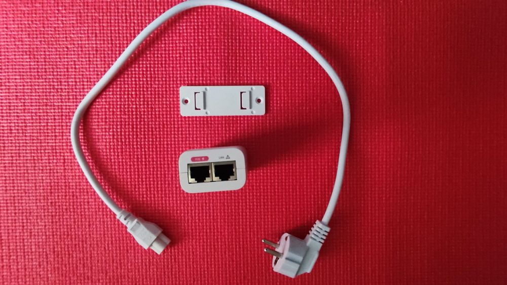 Адаптер живлення Gigabit AC/DC/PoE або GP-V480-032G.