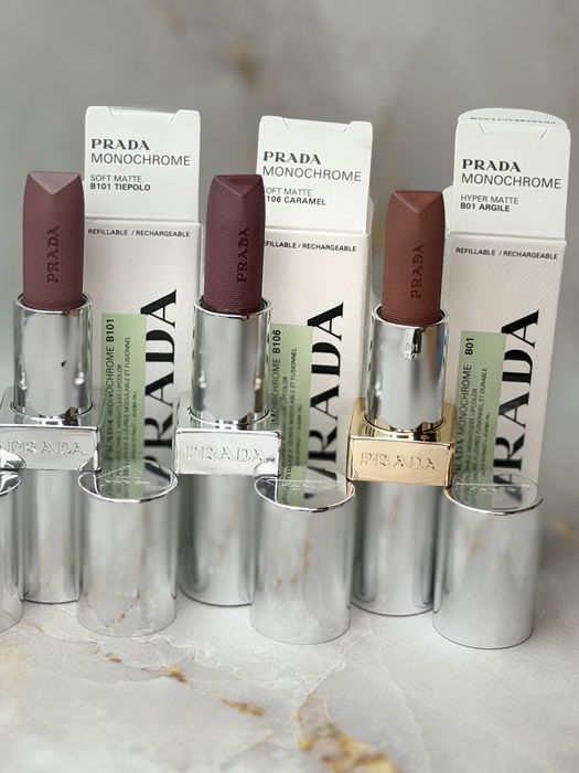 Бальзам помада для губ Prada